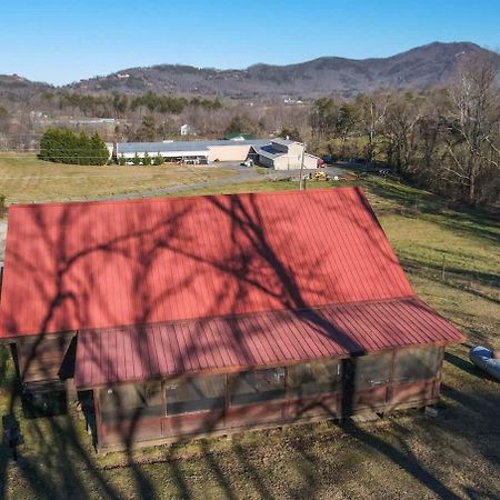 Beautiful View! Log Cabin,Fireplace,Hot Tub,Arcade,Pool,Fishing Sevierville Exterior foto