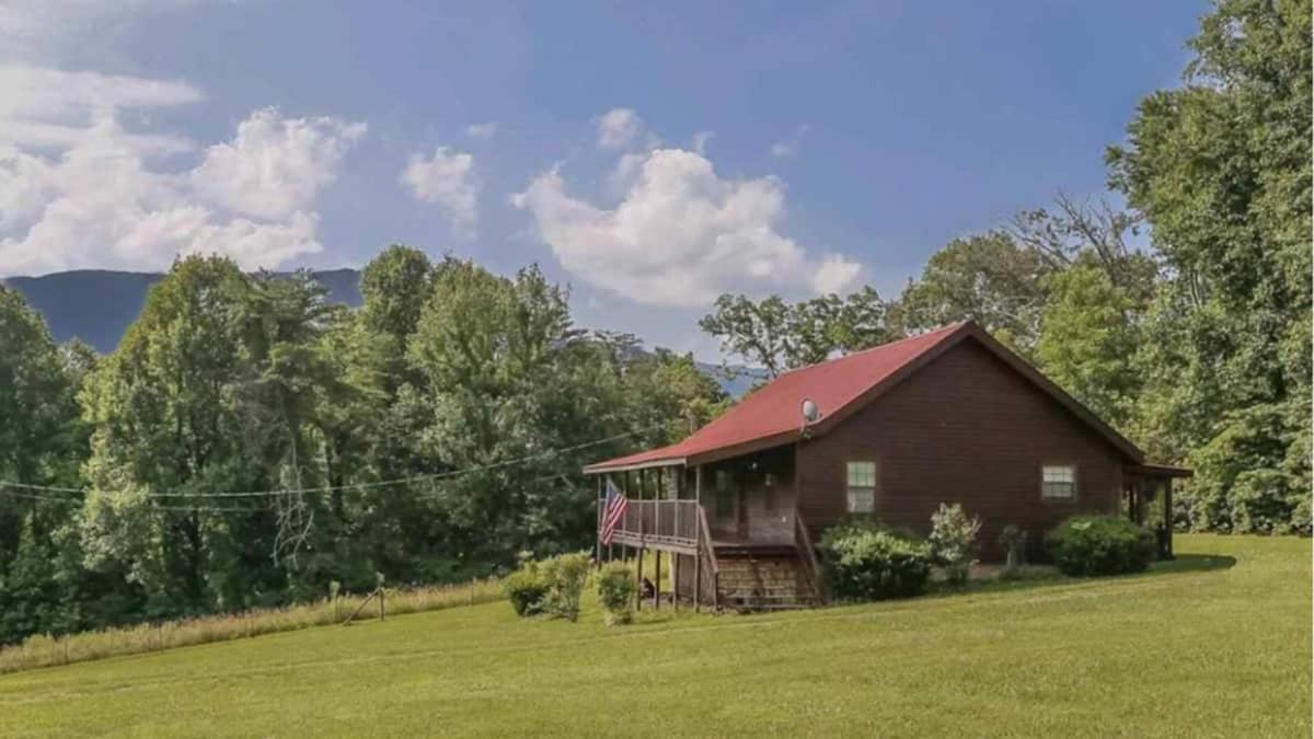 Beautiful View! Log Cabin,Fireplace,Hot Tub,Arcade,Pool,Fishing Sevierville Exterior foto