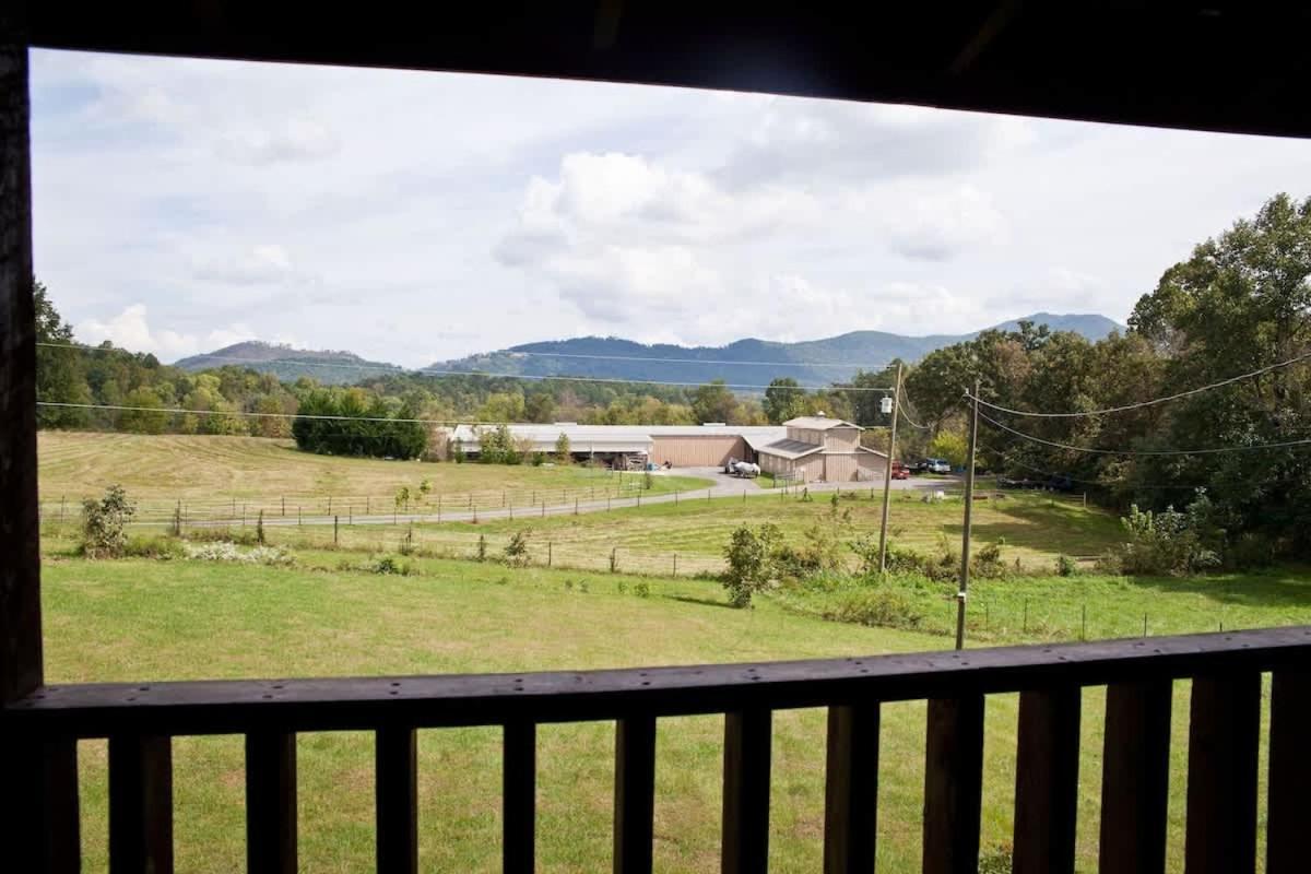 Beautiful View! Log Cabin,Fireplace,Hot Tub,Arcade,Pool,Fishing Sevierville Exterior foto